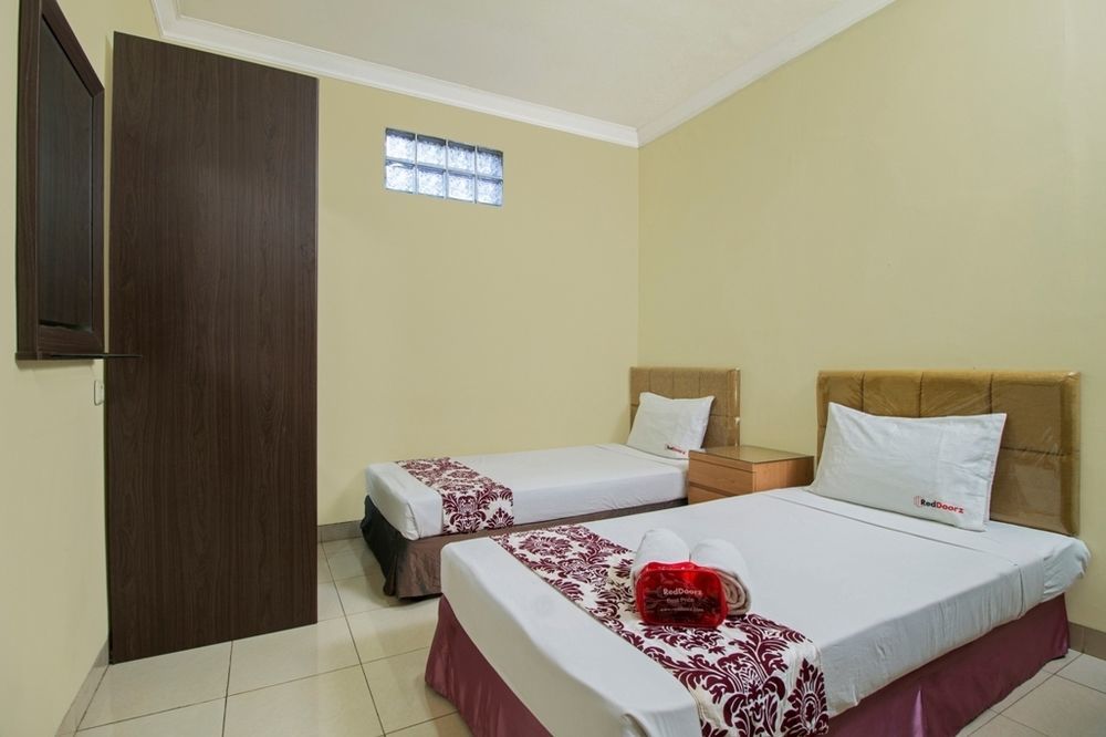 Reddoorz Plus @ Karet Setiabudi Jakarta Luaran gambar