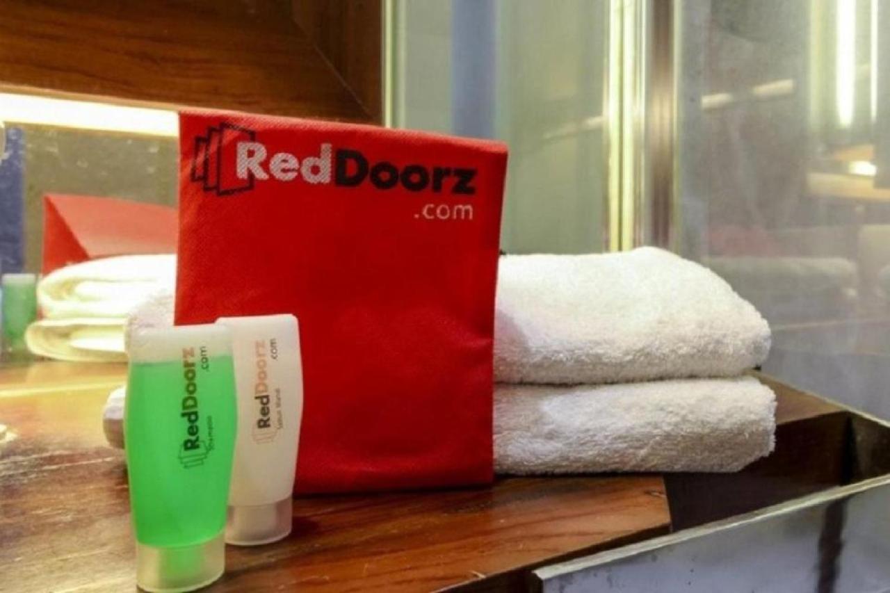 Reddoorz Plus @ Karet Setiabudi Jakarta Luaran gambar